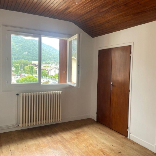  OVALIE IMMOBILIER : Appartement | TARASCON-SUR-ARIEGE (09400) | 61 m2 | 525 € 