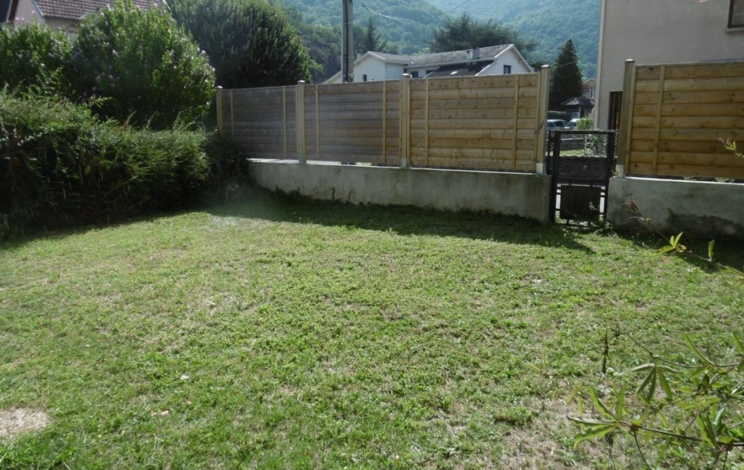 OVALIE IMMOBILIER : Apartment | TARASCON-SUR-ARIEGE (09400) | 95 m2 | 630 € 