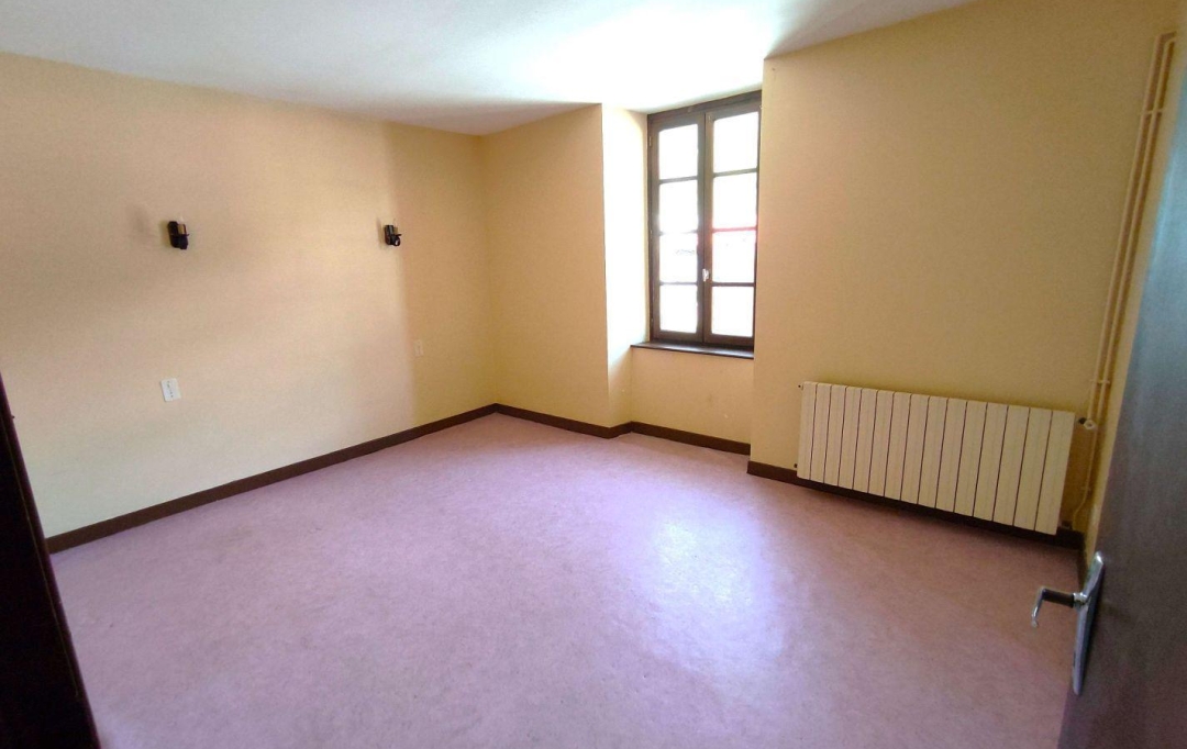 OVALIE IMMOBILIER : Apartment | LUZENAC (09250) | 111 m2 | 690 &euro; 
