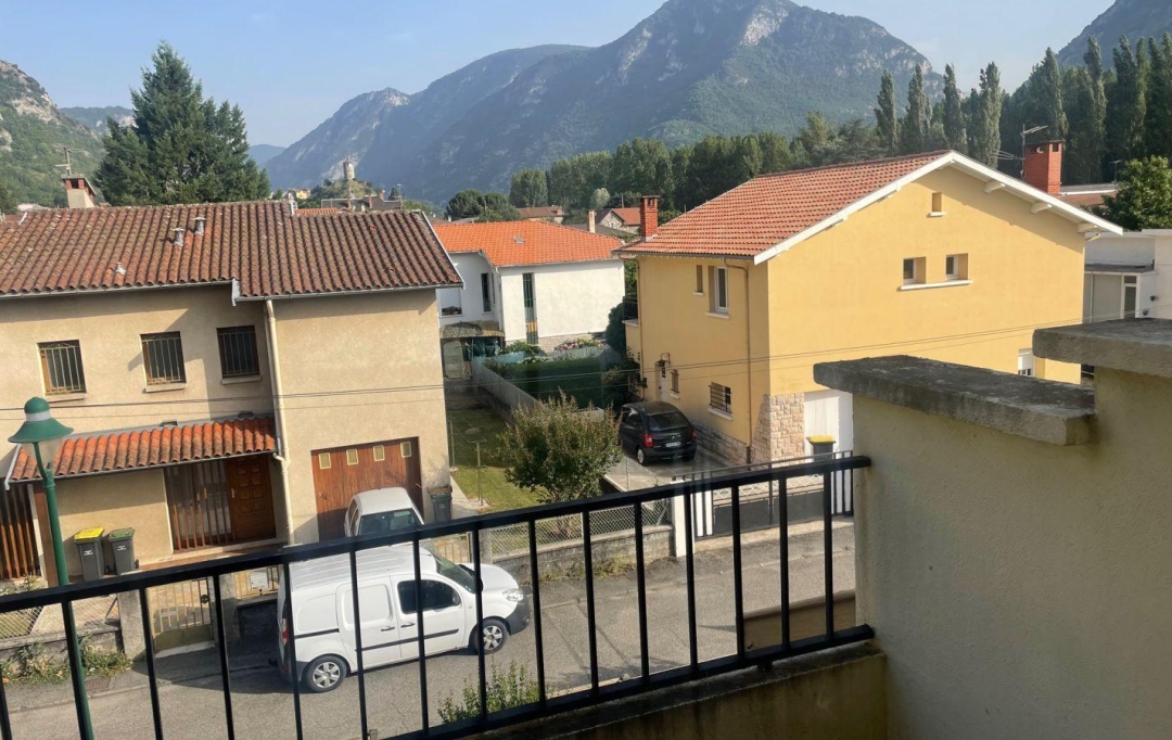 OVALIE IMMOBILIER : Appartement | TARASCON-SUR-ARIEGE (09400) | 61 m2 | 525 € 