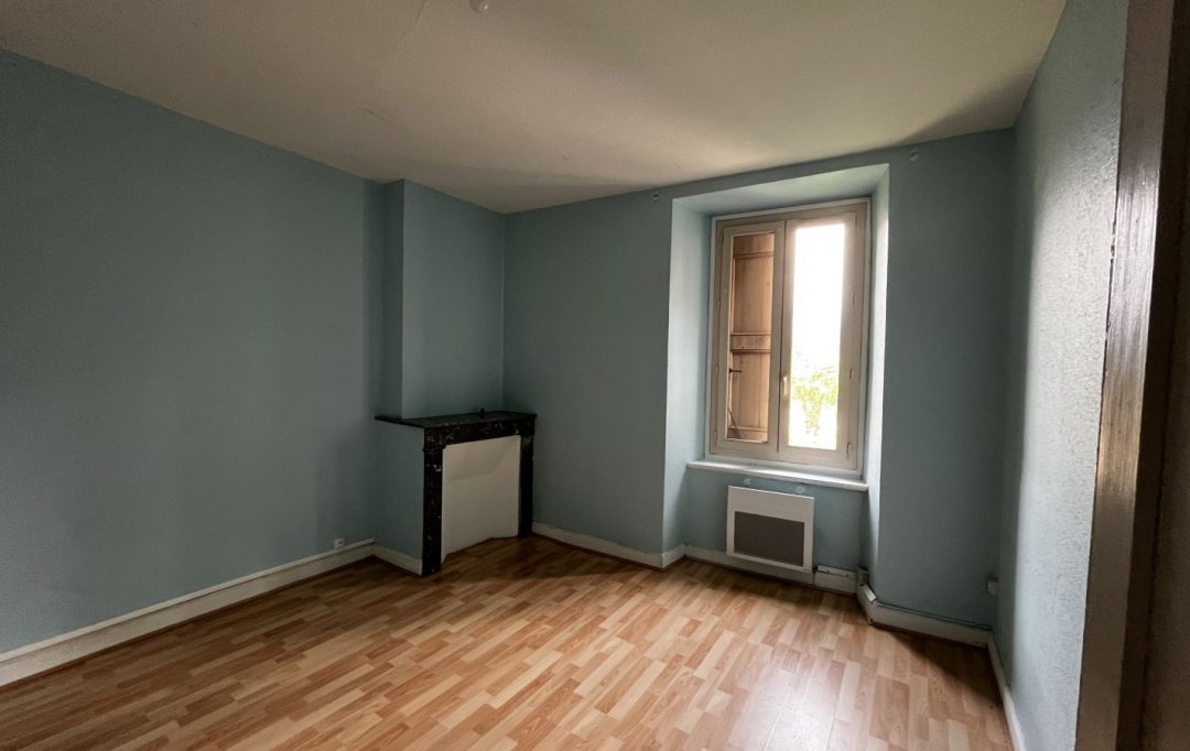 OVALIE IMMOBILIER : Appartement | TARASCON-SUR-ARIEGE (09400) | 51 m2 | 440 € 