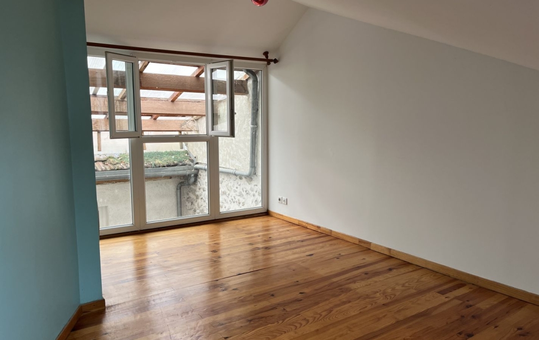 OVALIE IMMOBILIER : Apartment | TARASCON-SUR-ARIEGE (09400) | 82 m2 | 570 € 