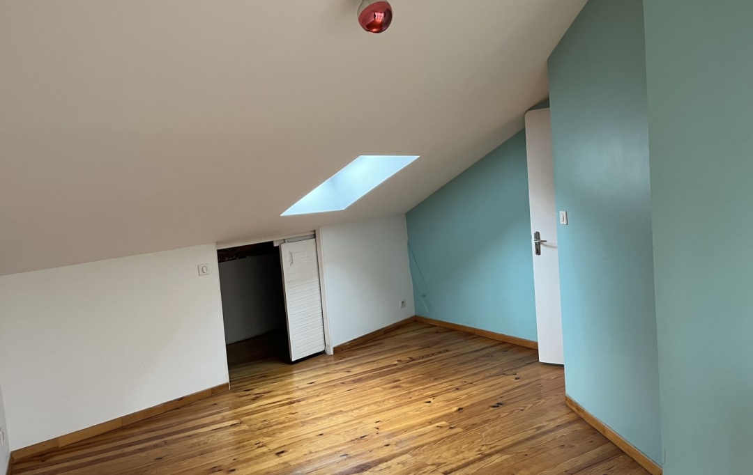OVALIE IMMOBILIER : Apartment | TARASCON-SUR-ARIEGE (09400) | 82 m2 | 570 € 