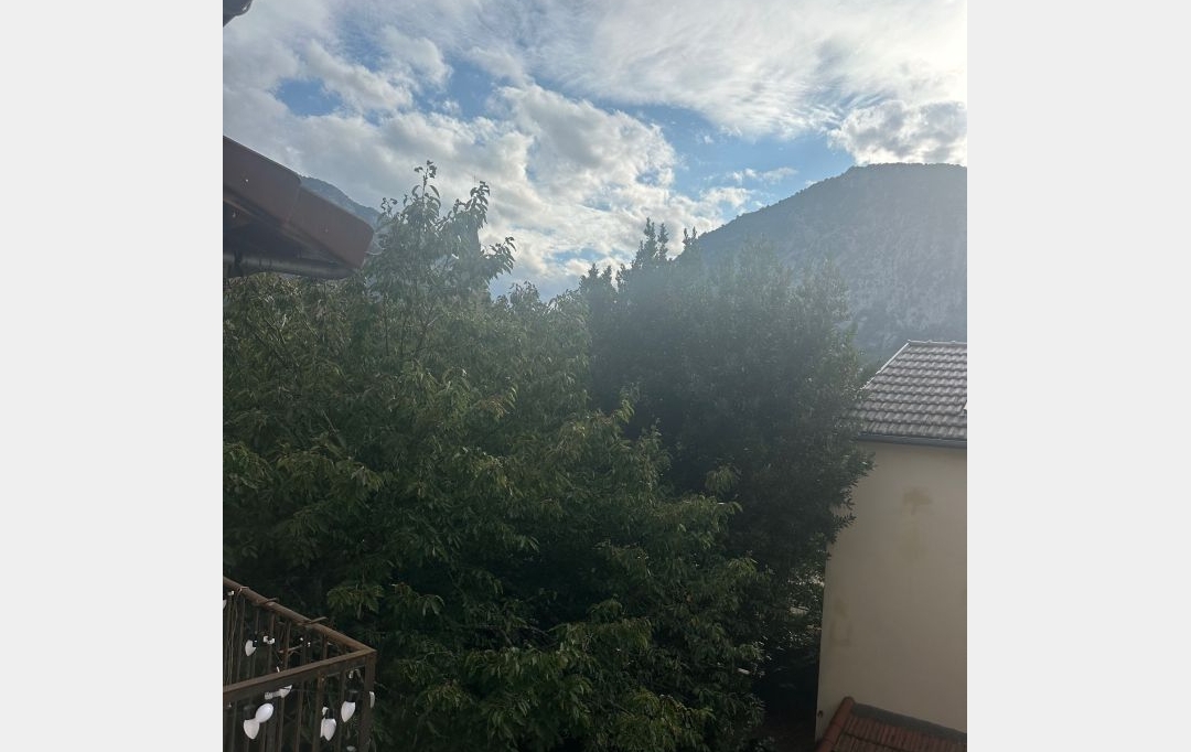 OVALIE IMMOBILIER : Apartment | TARASCON-SUR-ARIEGE (09400) | 37 m2 | 490 € 