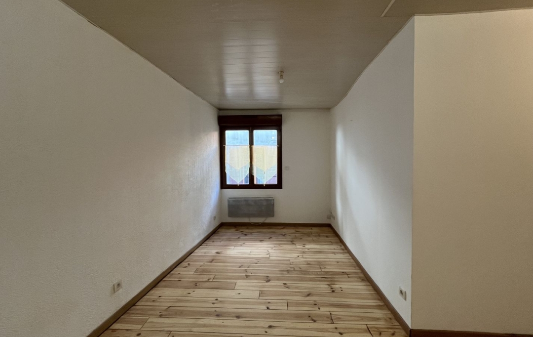 OVALIE IMMOBILIER : Apartment | TARASCON-SUR-ARIEGE (09400) | 53 m2 | 450 € 