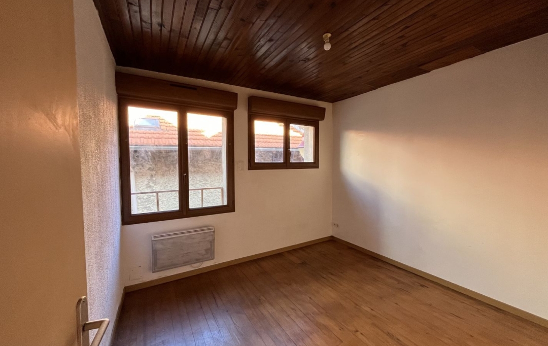 OVALIE IMMOBILIER : Apartment | TARASCON-SUR-ARIEGE (09400) | 53 m2 | 450 € 