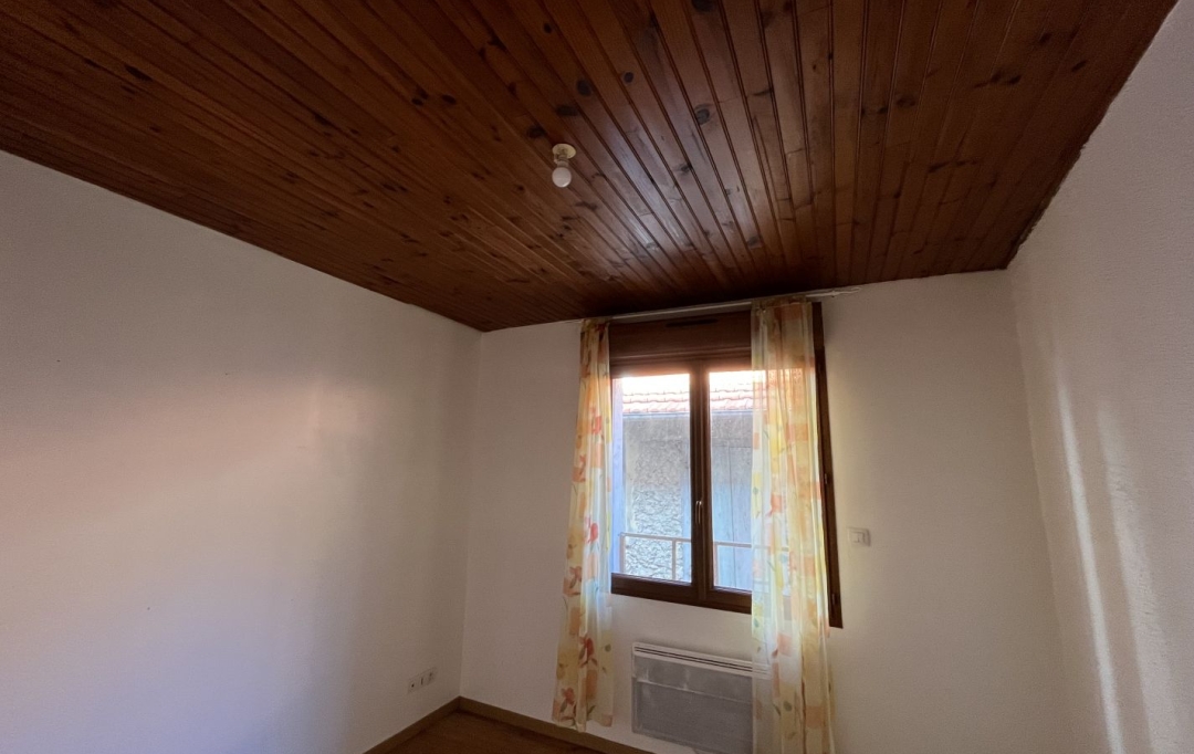 OVALIE IMMOBILIER : Apartment | TARASCON-SUR-ARIEGE (09400) | 53 m2 | 450 € 