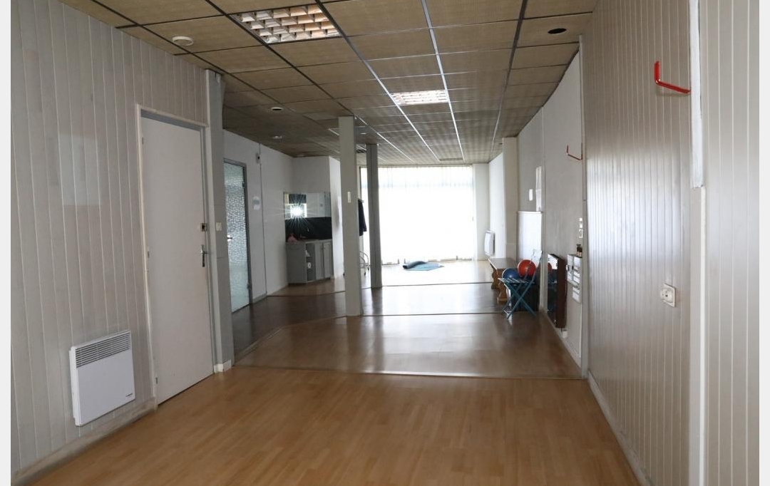 OVALIE IMMOBILIER : Local / Bureau | TARASCON-SUR-ARIEGE (09400) | 136 m2 | 84 000 € 