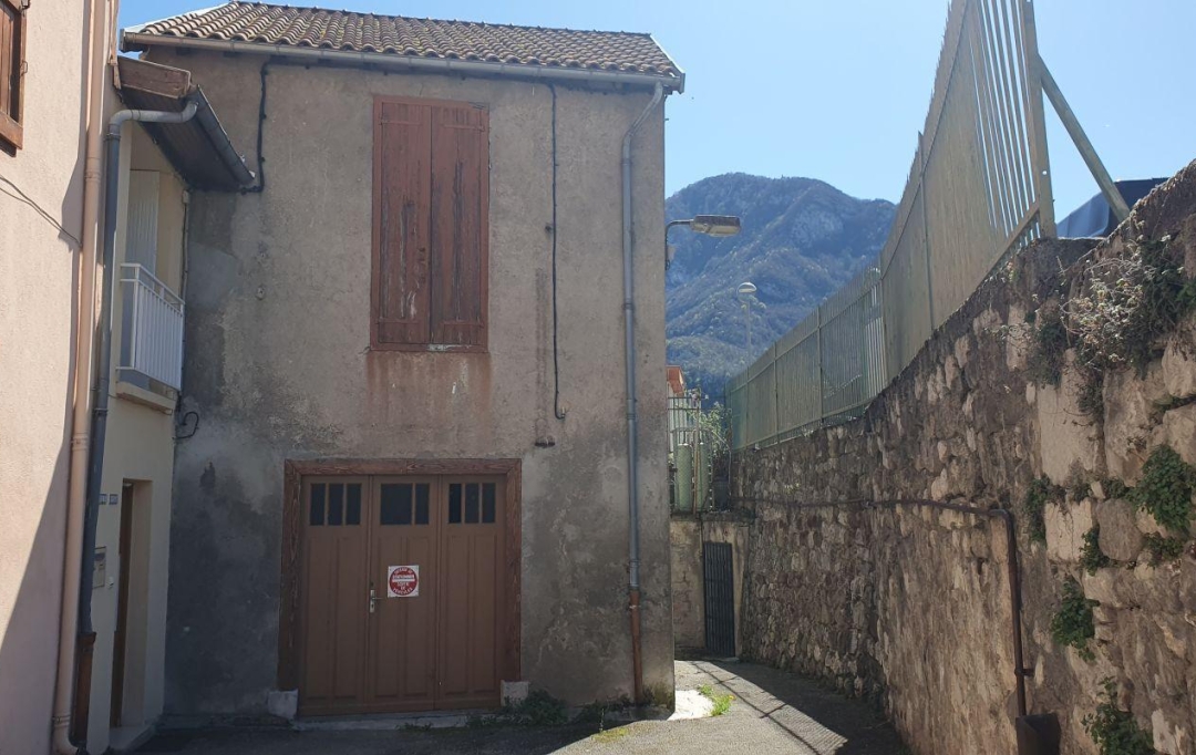 OVALIE IMMOBILIER : House | TARASCON-SUR-ARIEGE (09400) | 80 m2 | 32 000 € 