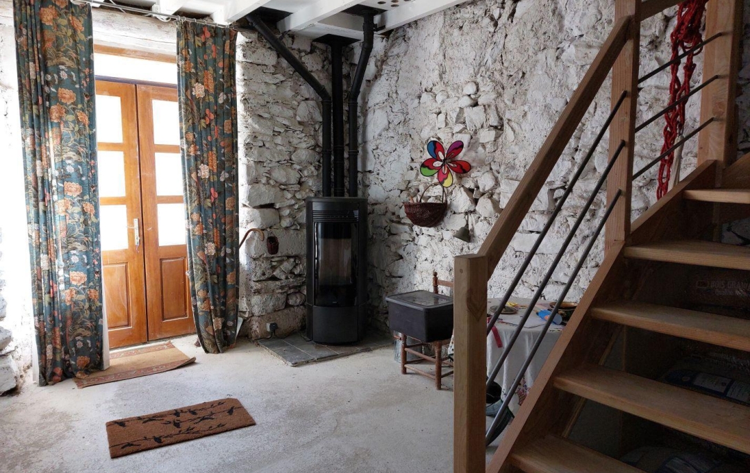 OVALIE IMMOBILIER : House | MONTAILLOU (09110) | 74 m2 | 152 200 € 