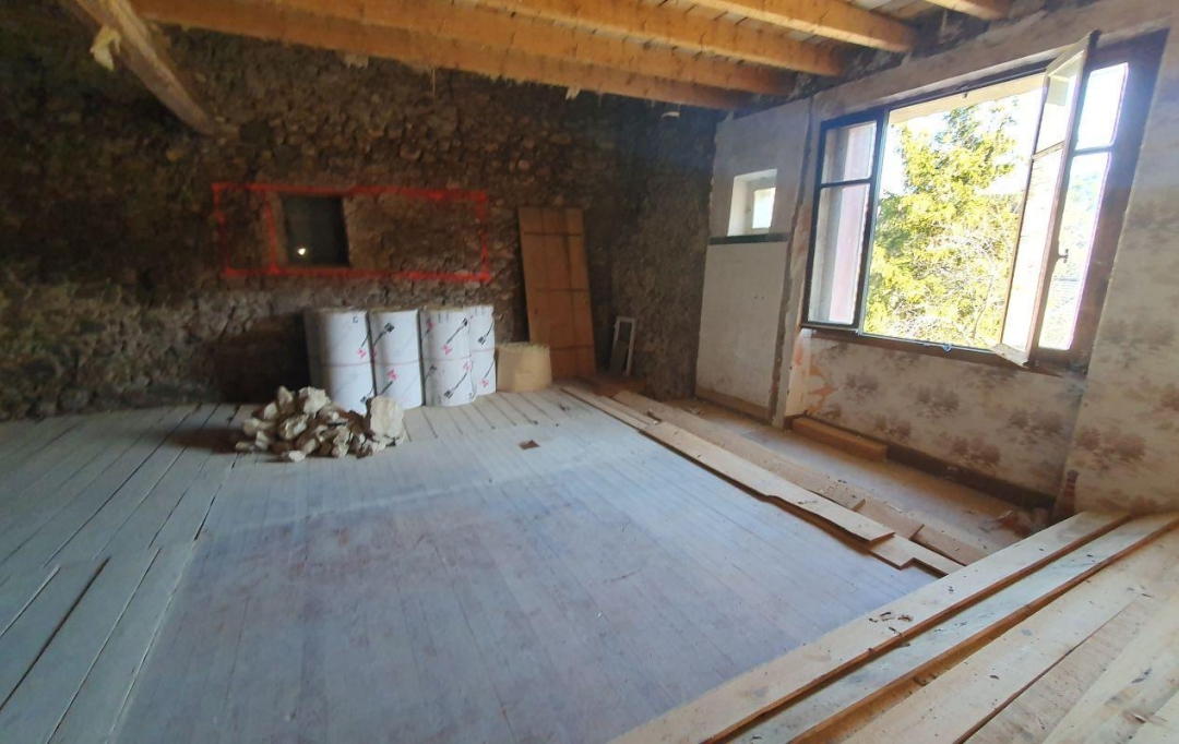 OVALIE IMMOBILIER : Maison / Villa | AX-LES-THERMES (09110) | 175 m2 | 95 000 € 