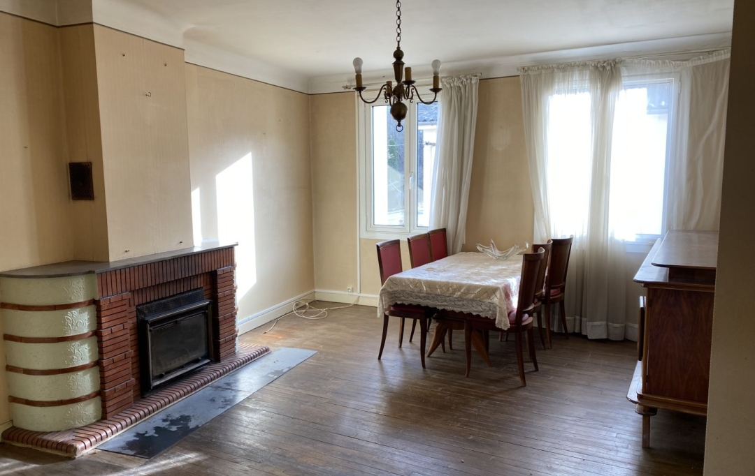 OVALIE IMMOBILIER : House | VILLENEUVE-D'OLMES (09300) | 200 m2 | 165 000 € 