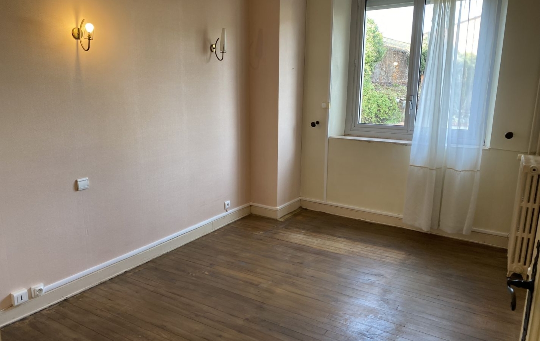OVALIE IMMOBILIER : House | VILLENEUVE-D'OLMES (09300) | 200 m2 | 165 000 € 