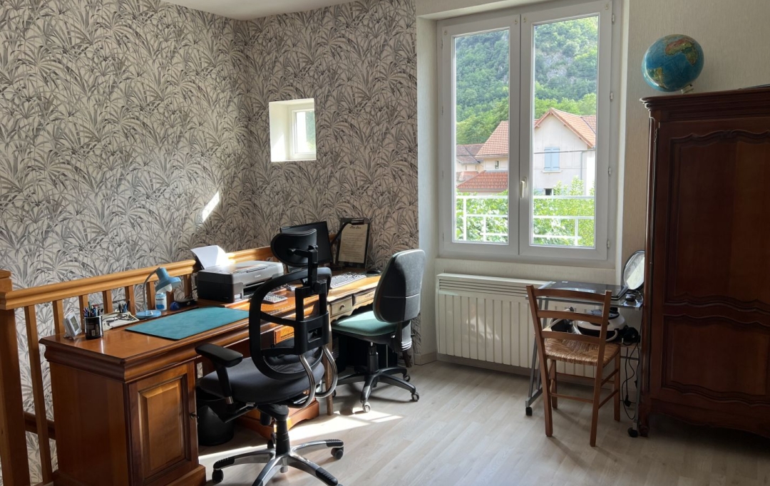 OVALIE IMMOBILIER : House | TARASCON-SUR-ARIEGE (09400) | 174 m2 | 274 000 € 