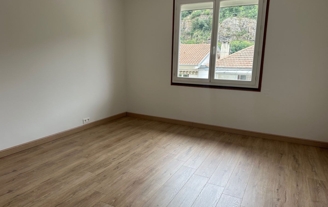 OVALIE IMMOBILIER : House | TARASCON-SUR-ARIEGE (09400) | 135 m2 | 235 000 € 