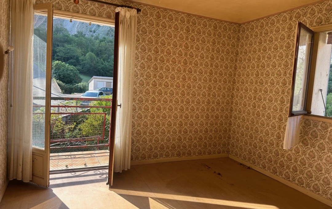 OVALIE IMMOBILIER : Maison / Villa | USSAT (09400) | 140 m2 | 94 000 € 