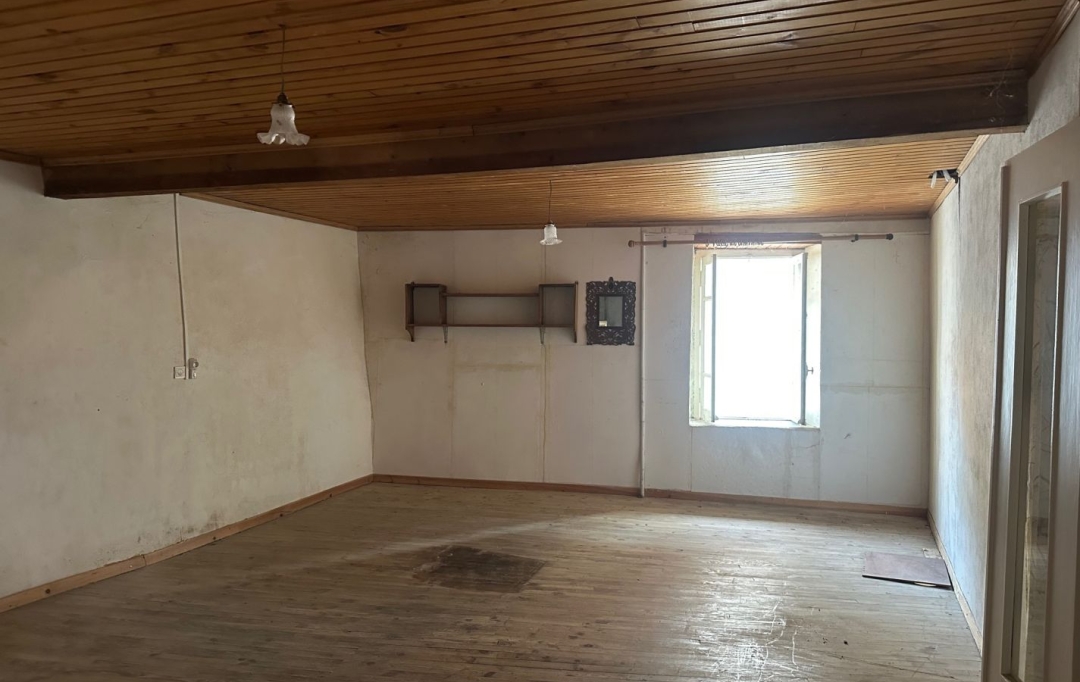 OVALIE IMMOBILIER : Maison / Villa | USSAT (09400) | 140 m2 | 94 000 € 