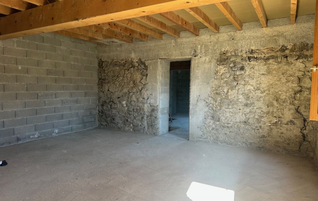 OVALIE IMMOBILIER : House | TARASCON-SUR-ARIEGE (09400) | 180 m2 | 153 000 € 