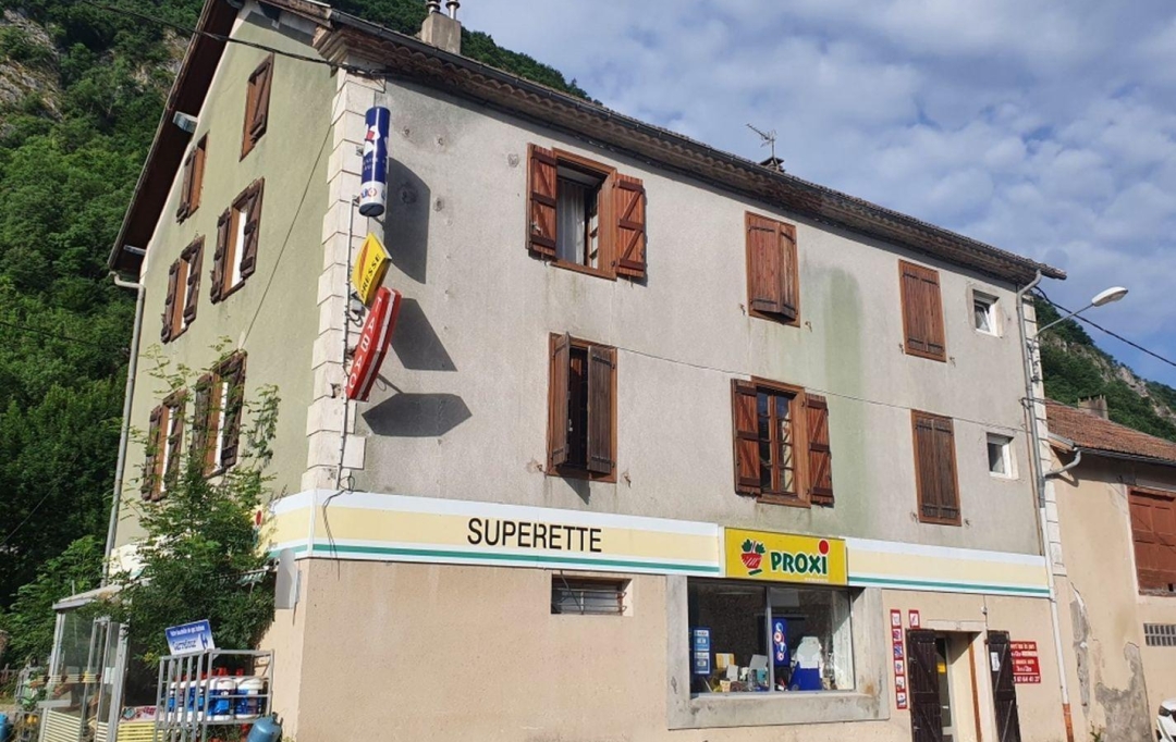 OVALIE IMMOBILIER : Building | LUZENAC (09250) | 325 m2 | 180 000 € 