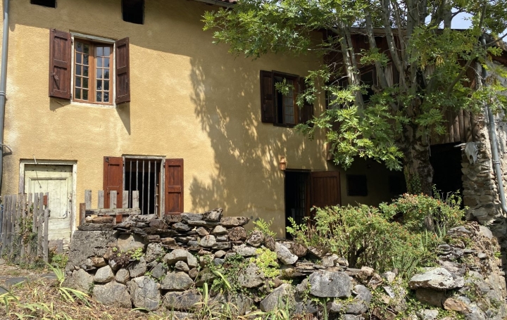 Maison   LES CABANNES  109 m2 109 000 € 
