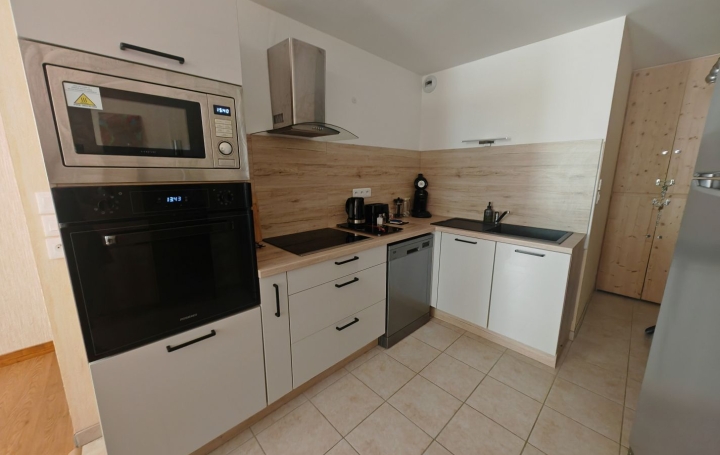Appartement P3   AX-LES-THERMES  77 m2 198 900 € 