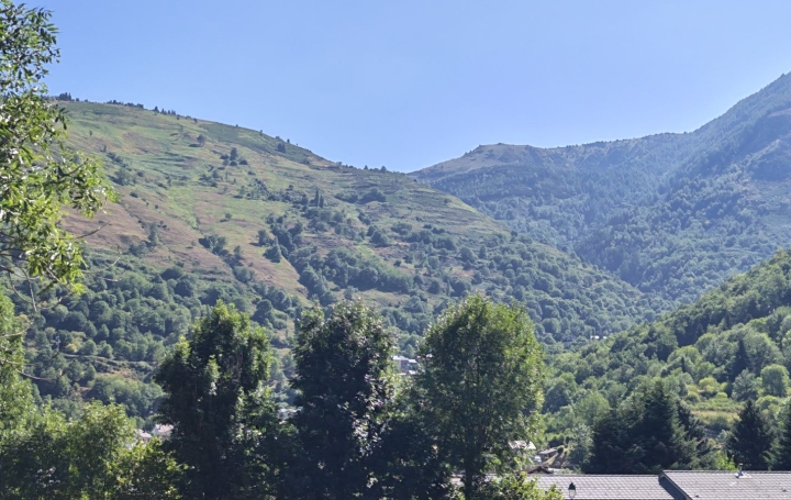 Terrain   AX-LES-THERMES   66 670 € 